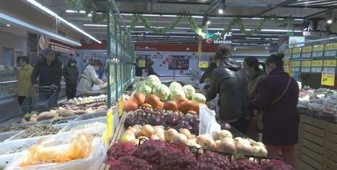 牙克石市節日市場蔬菜供應充足，購銷兩旺顯繁榮